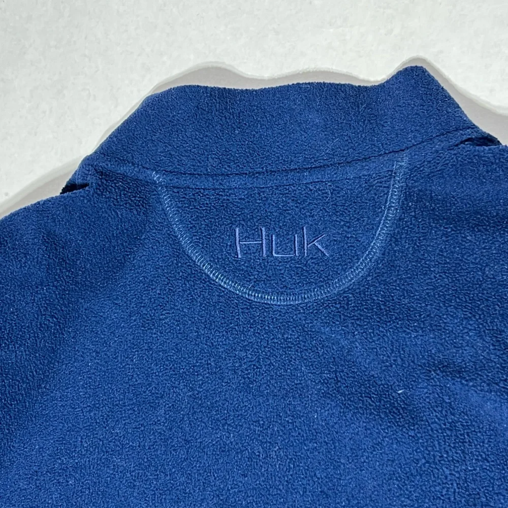 HUK brand 1/4 zip fleece style pull over jacket size XL